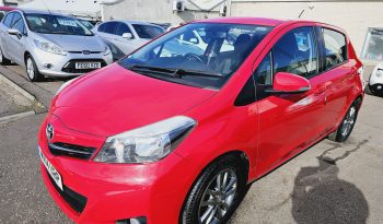 2014 Red Toyota Yaris Vvt-icon 1.3.Petrol.9 Stamps ..Full Mot 26. 5 Door. £4995 full