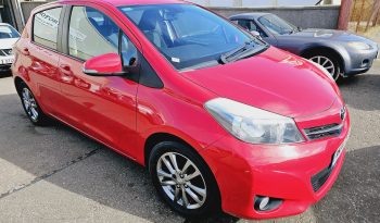 2014 Red Toyota Yaris Vvt-icon 1.3.Petrol.9 Stamps ..Full Mot 26. 5 Door. £4995 full