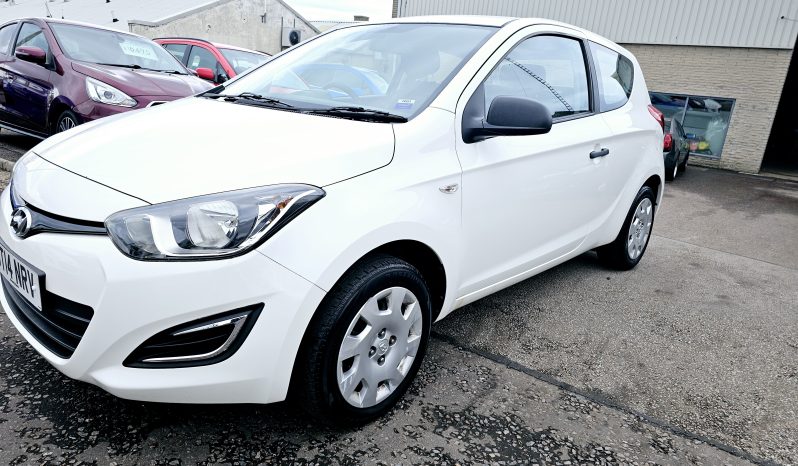 2014 White Hyundai i20 Classic 1.2 L petrol, full year MOT. 77k Miles.£35 tax.Ulez free.Aux.FSH. 1 Owner £2995 full