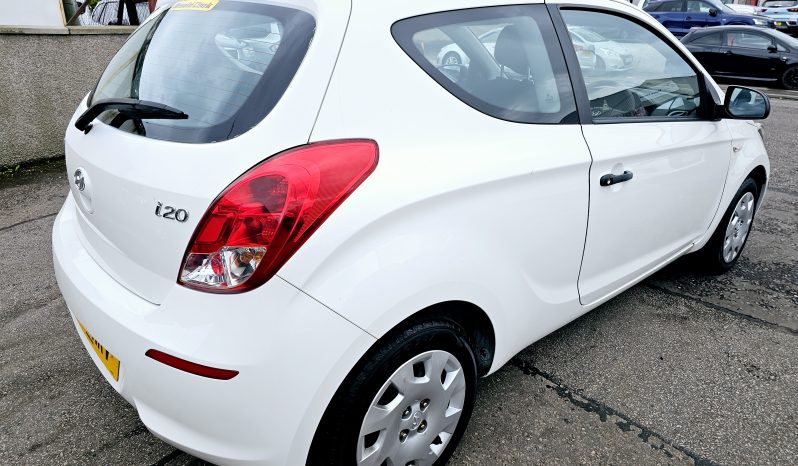 2014 White Hyundai i20 Classic 1.2 L petrol, full year MOT. 77k Miles.£35 tax.Ulez free.Aux.FSH. 1 Owner £2995 full