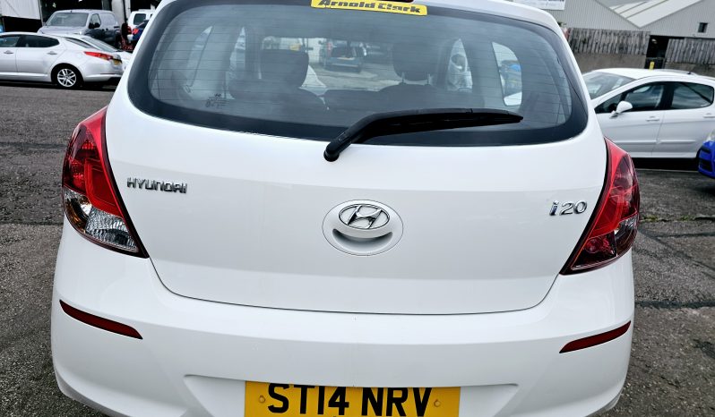 2014 White Hyundai i20 Classic 1.2 L petrol, full year MOT. 77k Miles.£35 tax.Ulez free.Aux.FSH. 1 Owner £2995 full