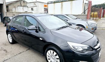 2013 Black Vauxhall Astra Exclusive, 1.4L petrol. MOT February 2026.No Advisory. 5 dr.64K miles. aux, ac.Ulez free £3495 full