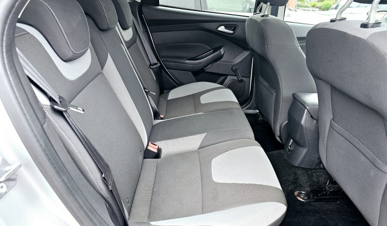 58k miles! 2011 Ford Focus Zetec, 1.6 Petrol.. Mot July 2026…FSH..Aux connection Sat nav £3995 full