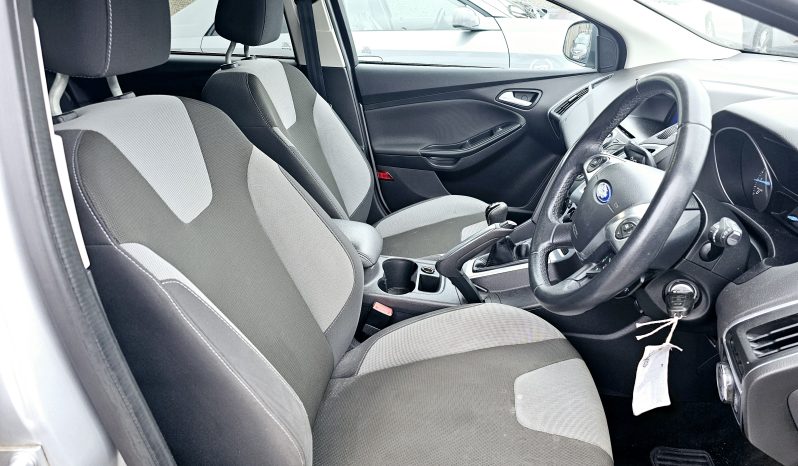58k miles! 2011 Ford Focus Zetec, 1.6 Petrol.. Mot July 2026…FSH..Aux connection Sat nav £3995 full
