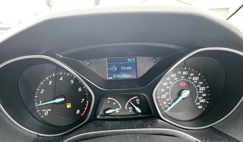 58k miles! 2011 Ford Focus Zetec, 1.6 Petrol.. Mot July 2026…FSH..Aux connection Sat nav £3995 full