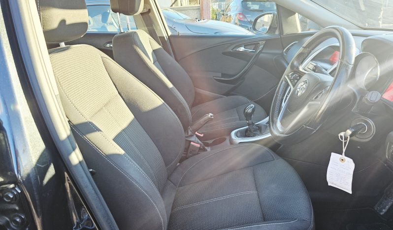 2015 Black Vauxhall Astra SRI, 1.6L petrol. MOT September 2026. 5dr. aux, ac.Ulez free.£3995 full