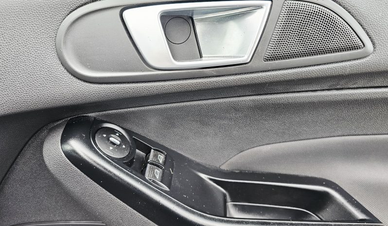 2013 Blue Ford Fiesta Style 1.2 petrol. 5Dr.. full year MOT.58k Miles. Ulez free £4595 full