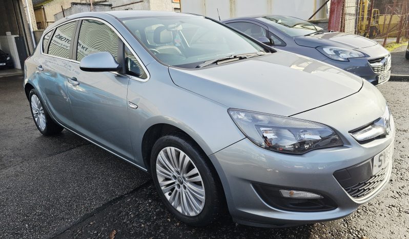 52k miles! 2015 Silver Vauxhall Astra Excite, 1.4L petrol. MOT November 2026. 5dr. aux, ac.FSH.Ulez free.1 Owner £4495 full