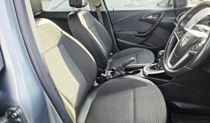 52k miles! 2015 Silver Vauxhall Astra Excite, 1.4L petrol. MOT November 2026. 5dr. aux, ac.FSH.Ulez free.1 Owner £4495 full