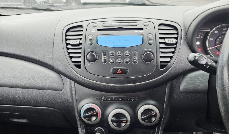 2013 Silver Hyundai i10 Active, 1.2 L petrol, Mot October 2026..5dr. Aux.£20 tax. 72k Miles. Ulez free £3295 full