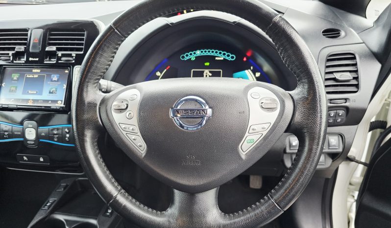 Automatic! 56k miles!2016 White Nissan Leaf 80kw Tekna .MOT November 2026.5Dr.FSH.Ulez free £6495 full