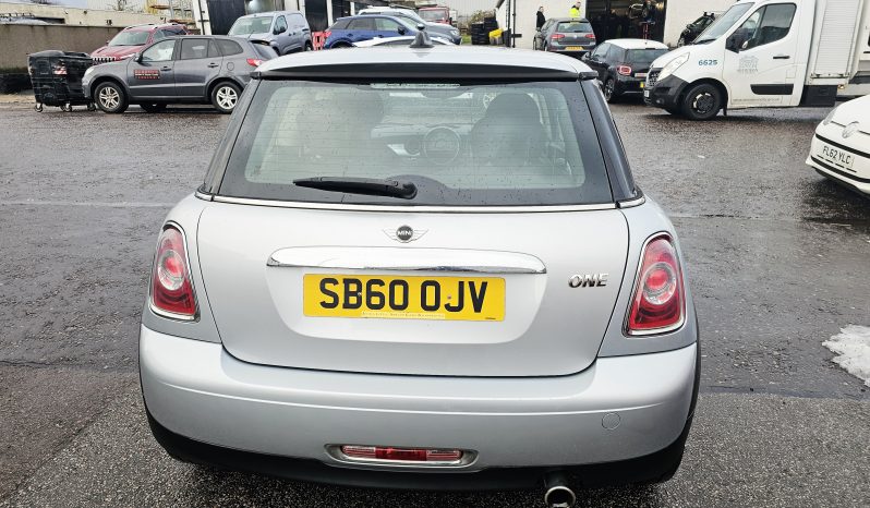 2010 Silver Mini Pepper Pack, 1.6 petrol. 3 door. MOT July 2026.Ulez free £2995 full