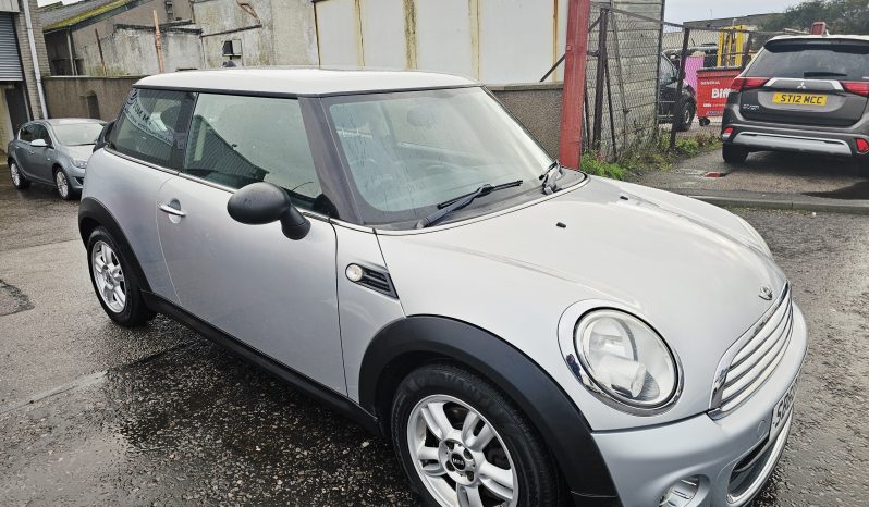 2010 Silver Mini Pepper Pack, 1.6 petrol. 3 door. MOT July 2026.Ulez free £2995 full