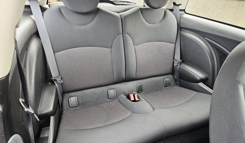 2010 Silver Mini Pepper Pack, 1.6 petrol. 3 door. MOT July 2026.Ulez free £2995 full