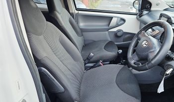 51k Miles! 2012 White TOYOTA AYGO VVT-I FIRE, 1L petrol.MOT June 2026.£20 Tax.FSH.SAT NAV.Ulez free £3495 full