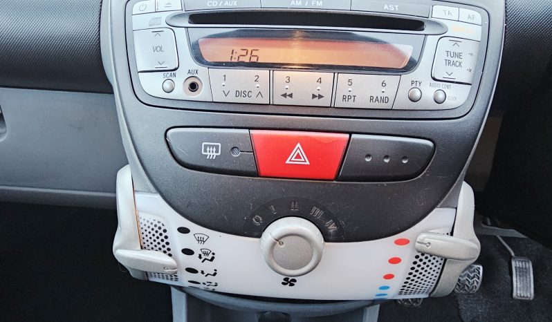 51k Miles! 2012 White TOYOTA AYGO VVT-I FIRE, 1L petrol.MOT June 2026.£20 Tax.FSH.SAT NAV.Ulez free £3495 full