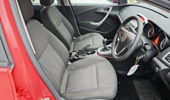 2010 Red Vauxhall Astra Exclusiv, 1.4L petrol. MOT June 2026. 5dr. aux, ac.71k miles.Ulez free £2995 full