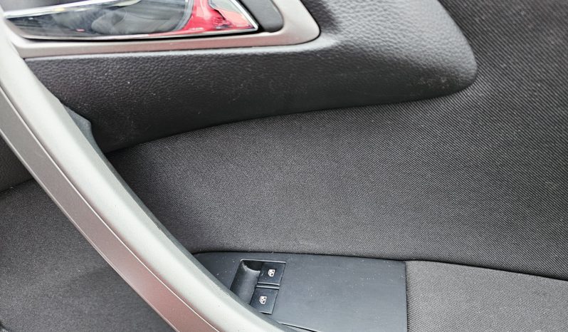 2010 Red Vauxhall Astra Exclusiv, 1.4L petrol. MOT June 2026. 5dr. aux, ac.71k miles.Ulez free £2995 full