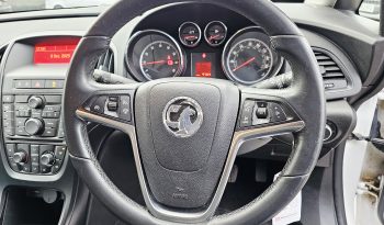 2015 White Vauxhall Astra Limited Edition, 1.6L petrol. MOT August 2026. 5dr. aux, ac.FSH.Ulez free.£3495 full