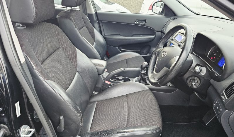 45k miles! 2011 Hyundai i30 Premium CRDI,1.4L Diesel.MOT September 2026. 5dr.£35 Tax.Aux.FSH.2 Owner £2995 full