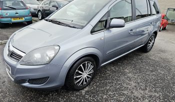 2011 Silver Vauxhall ZAFIRA Exclusive.7 seats, 1.8L Petrol.MOT November 2026.Low miles.FSH.ulez free.2 Owner £2495 full