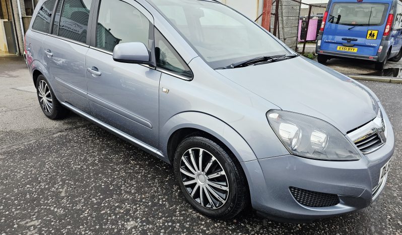 2011 Silver Vauxhall ZAFIRA Exclusive.7 seats, 1.8L Petrol.MOT November 2026.Low miles.FSH.ulez free.2 Owner £2495 full