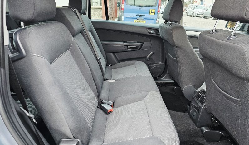 2011 Silver Vauxhall ZAFIRA Exclusive.7 seats, 1.8L Petrol.MOT November 2026.Low miles.FSH.ulez free.2 Owner £2495 full