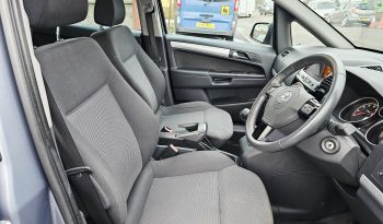 2011 Silver Vauxhall ZAFIRA Exclusive.7 seats, 1.8L Petrol.MOT November 2026.Low miles.FSH.ulez free.2 Owner £2495 full