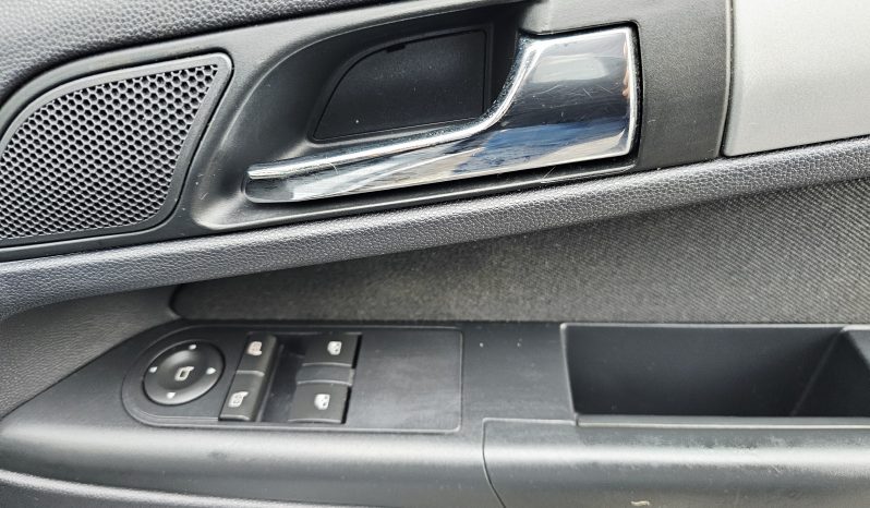 2011 Silver Vauxhall ZAFIRA Exclusive.7 seats, 1.8L Petrol.MOT November 2026.Low miles.FSH.ulez free.2 Owner £2495 full