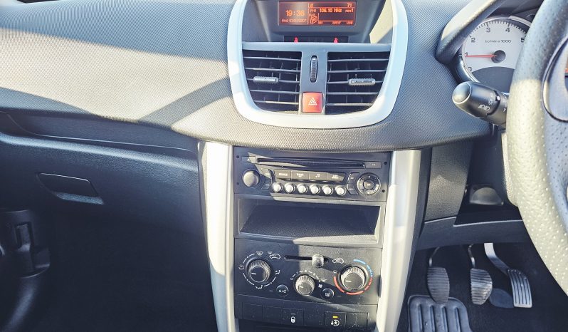 46k miles! 2012 White Peugeot 207 Active, 1.4L petrol. MOT November 2026.ulez free.2 Owner £2995 full