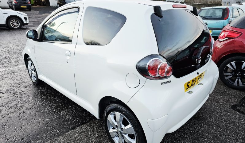51k Miles! 2012 White TOYOTA AYGO VVT-I FIRE, 1L petrol.MOT March 2027.£20 Tax.FSH.SAT NAV.Ulez free £3495 full