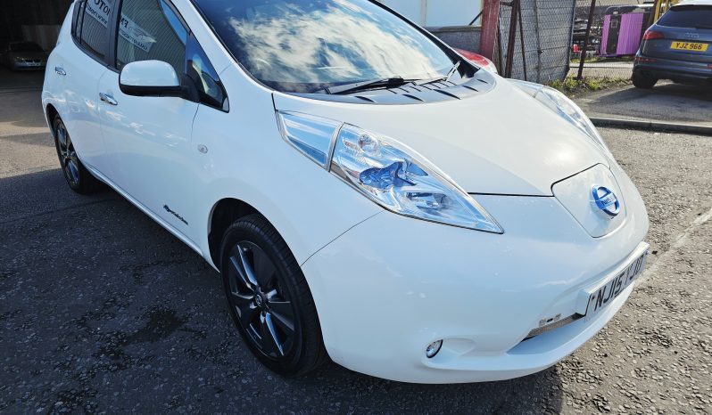 Automatic! 2015 White Nissan Leaf 80kw Tekna .MOT February 2027.5Dr.61k Miles.FSH.Heated Seats.Reverse Camera.Ulez free £3795 full