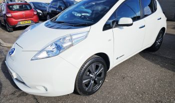 Automatic! 2015 White Nissan Leaf 80kw Tekna .MOT February 2027.5Dr.61k Miles.FSH.Heated Seats.Reverse Camera.Ulez free £3795 full