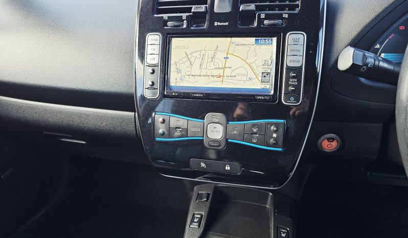 Automatic! 2015 White Nissan Leaf 80kw Tekna .MOT February 2027.5Dr.61k Miles.FSH.Heated Seats.Reverse Camera.Ulez free £3795 full