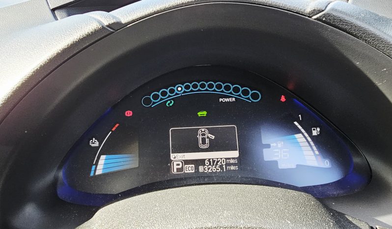 Automatic! 2015 White Nissan Leaf 80kw Tekna .MOT February 2027.5Dr.61k Miles.FSH.Heated Seats.Reverse Camera.Ulez free £3795 full