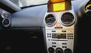 2011 White Vauxhall CORSA Excite, 1.2 PETROL, MOT March 2027.5Dr.Low miles. Ulez free £1995    full