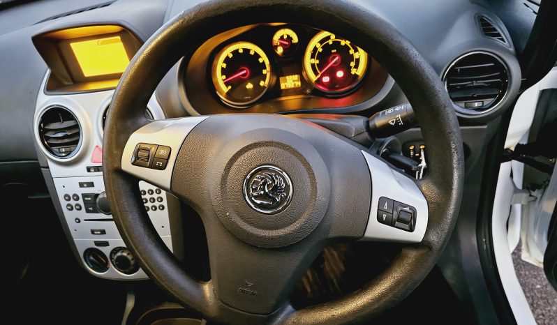 2011 White Vauxhall CORSA Excite, 1.2 PETROL, MOT March 2027.5Dr.Low miles. Ulez free £1995    full