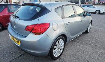 2010 Silver Vauxhall Astra Exclusiv, 1.6L petrol.MOT April 2027. 5dr. aux, ac.61k miles.Ulez free.2 Owner £2495 full