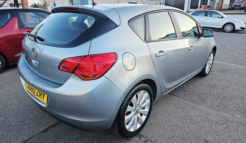 2010 Silver Vauxhall Astra Exclusiv, 1.6L petrol.MOT April 2027. 5dr. aux, ac.61k miles.Ulez free.2 Owner £2495 full