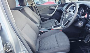 2010 Silver Vauxhall Astra Exclusiv, 1.6L petrol.MOT April 2027. 5dr. aux, ac.61k miles.Ulez free.2 Owner £2495 full