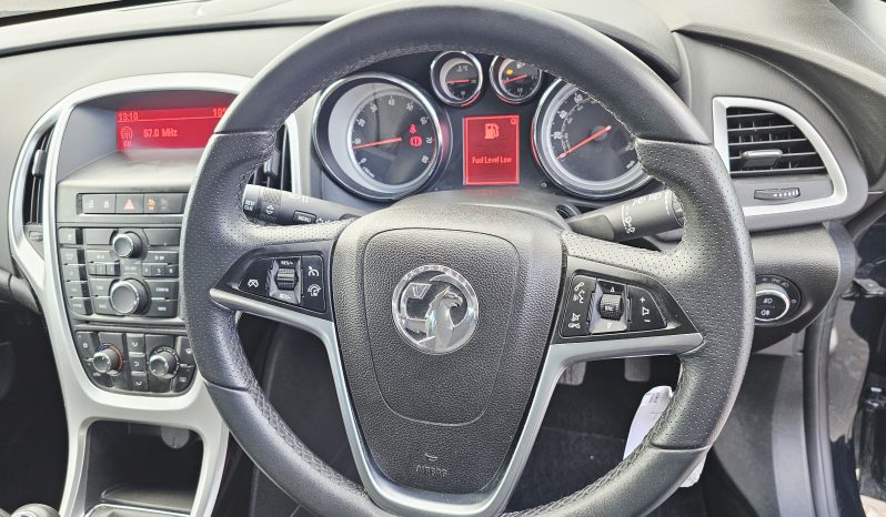 55k Miles! 2014 Green Vauxhall Astra SRI, 1.4L petrol. MOT March 2027. 5dr. aux, ac.FSH.Ulez free £4295 full