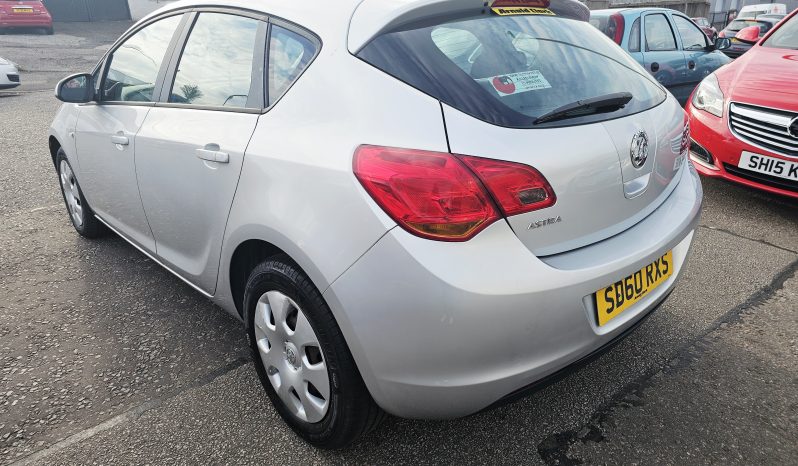 38k Miles! 2010 Silver Vauxhall Astra Exclusiv, 1.4L petrol.MOT October 2026. 5dr. aux, ac.Ulez free.FSH.1 Owner £2995 full