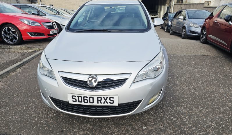 38k Miles! 2010 Silver Vauxhall Astra Exclusiv, 1.4L petrol.MOT October 2026. 5dr. aux, ac.Ulez free.FSH.1 Owner £2995 full