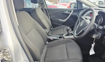 38k Miles! 2010 Silver Vauxhall Astra Exclusiv, 1.4L petrol.MOT October 2026. 5dr. aux, ac.Ulez free.FSH.1 Owner £2995 full