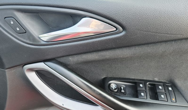 2016 Red Vauxhall Astra Design, 1.4L petrol. MOT April 2027. 5dr.aux, AC.SH.Low miles.Ulez free £4495 full