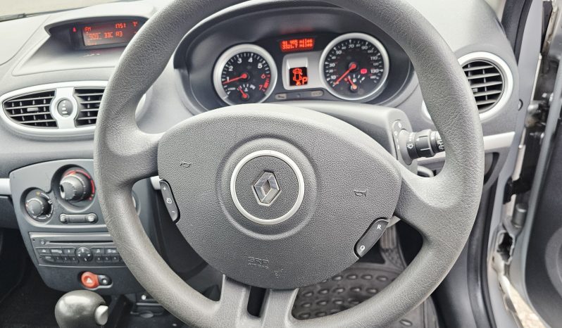 Automatic! 2010 Silver Renault Clio Expression VVT, 1.6L Petrol.MOT April 2027.Low Miles.Ulez Free £3495 full