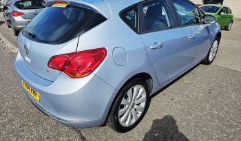 57k miles! 2015 Silver Vauxhall Astra Design, 1.6L petrol. MOT November 2026. 5dr.aux, AC.FSH.Ulez free £4995 full