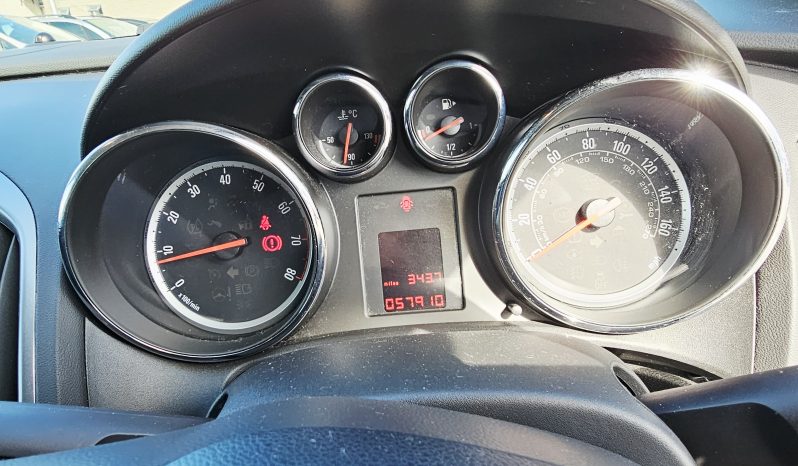 57k miles! 2015 Silver Vauxhall Astra Design, 1.6L petrol. MOT November 2026. 5dr.aux, AC.FSH.Ulez free £4995 full