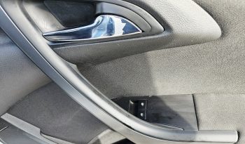 57k miles! 2015 Silver Vauxhall Astra Design, 1.6L petrol. MOT November 2026. 5dr.aux, AC.FSH.Ulez free £4995 full