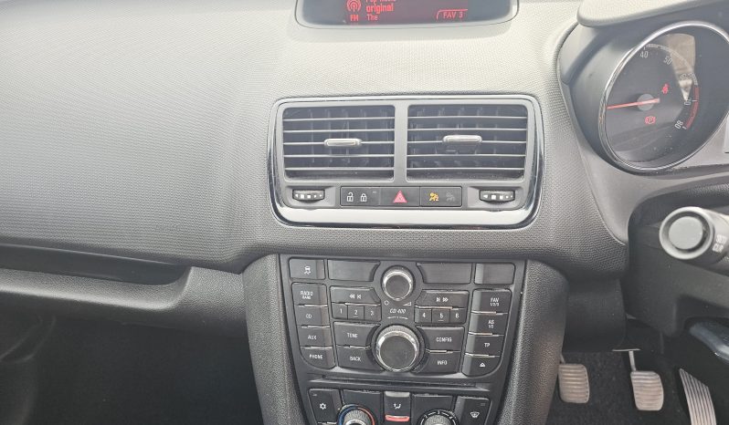 2017 White Vauxhall Meriva Life,1.4L Petrol, MOT June 2027.MPV.69k Miles.5Dr.FSH.Ulez free.2 Owner £3995 full